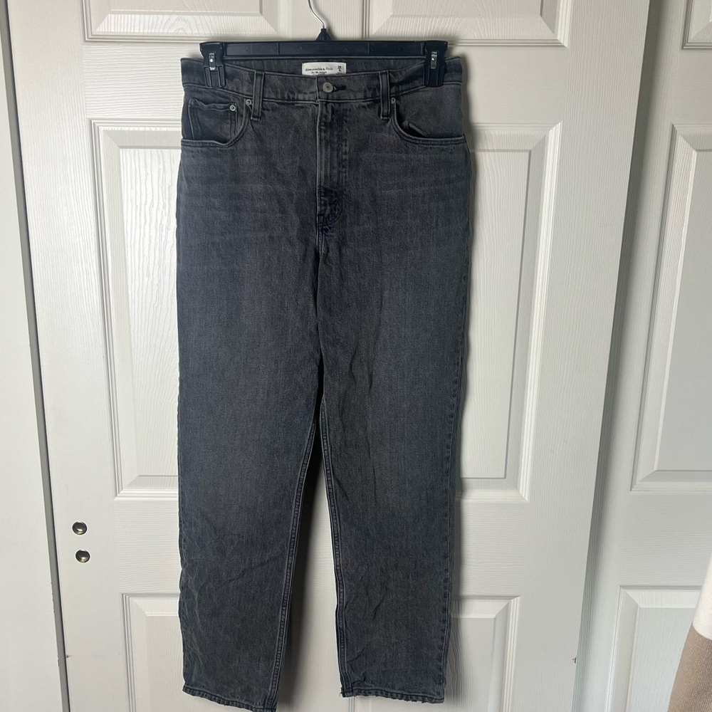 Abercrombie 90’s straight jeans